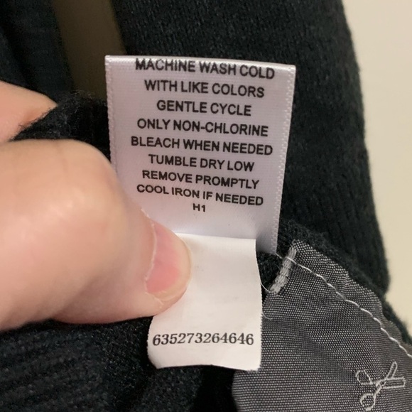 Simply Vera, Vera Wang Soft Knit Gray Tie Front Sweater/Blouse. Size XS - Picture 9 of 13